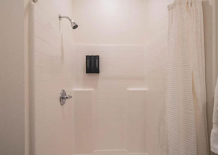 Holiday home Sunshine & Serenity! Large Pool And Fitness Center
