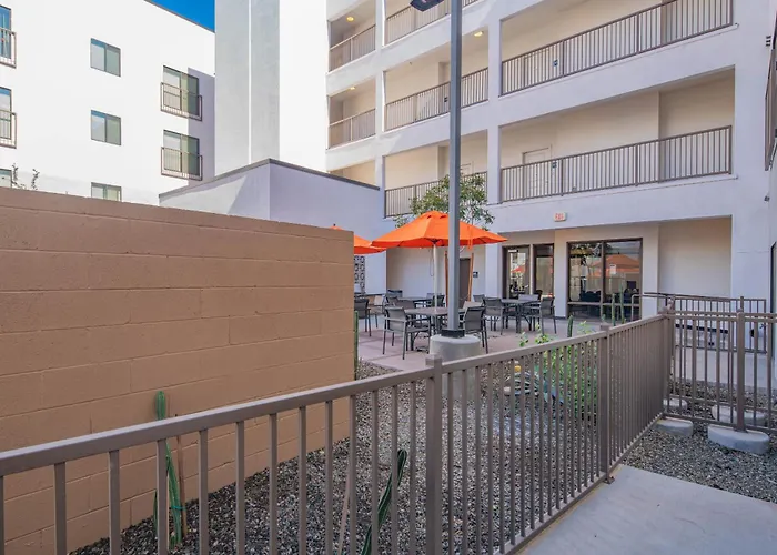 Sunshine & Serenity! Large Pool And Fitness Center *