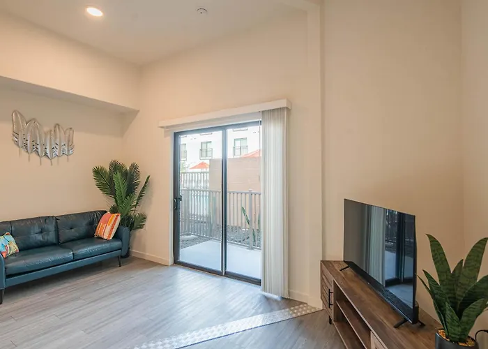 Sunshine & Serenity! Large Pool And Fitness Center Holiday home Phoenix