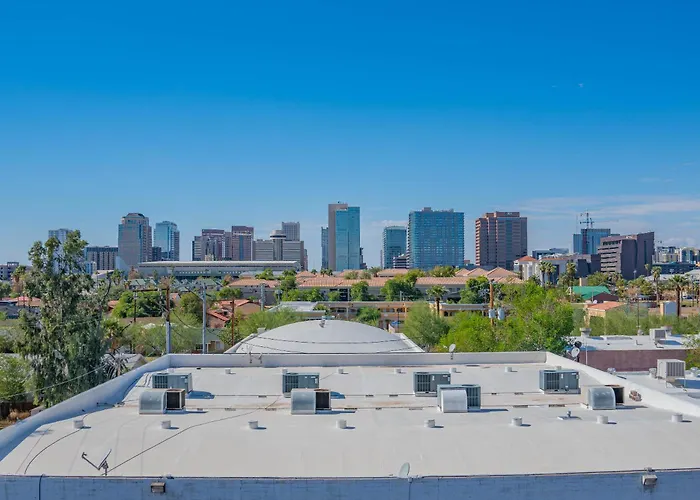 Sunshine & Serenity! Large Pool And Fitness Center Phoenix